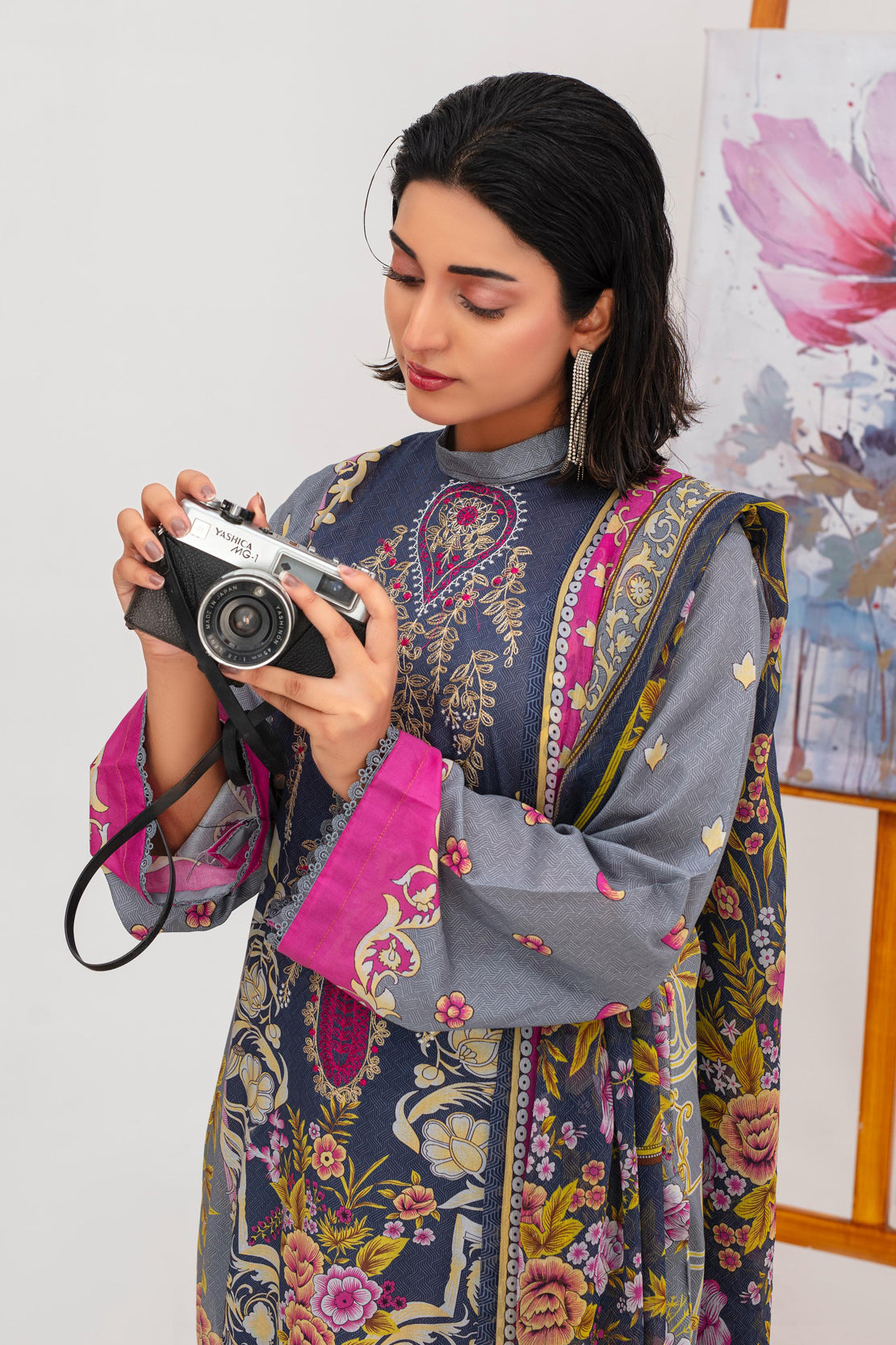 3 Pcs Digital Printed Embroidered Lawn Suit Satrangi