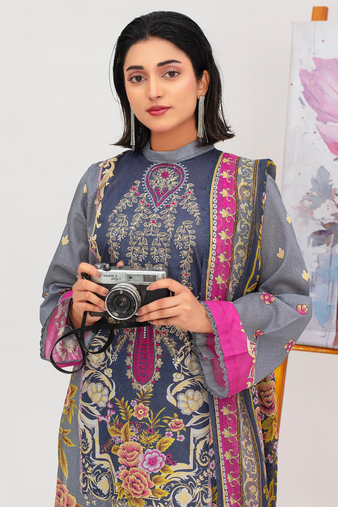 3 Pcs Digital Printed Embroidered Lawn Suit Satrangi