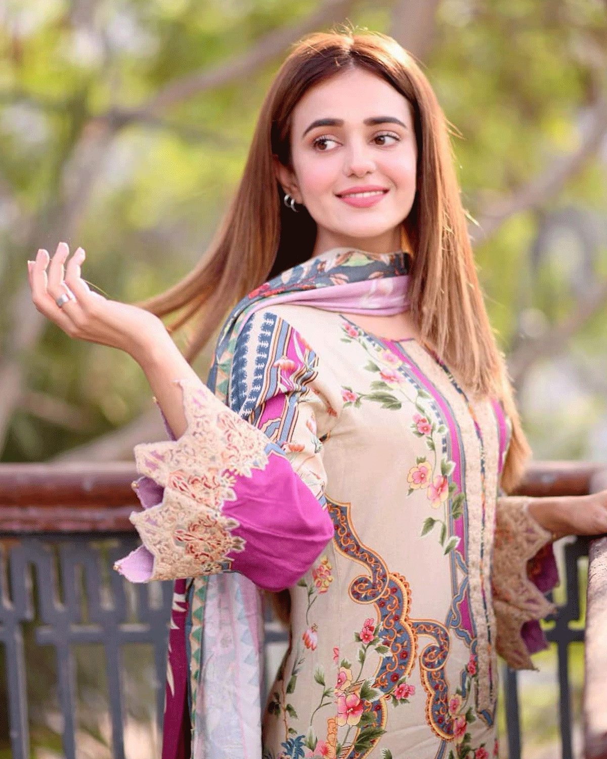 SUMBUL IQBAL IN NOURHAN LINEN