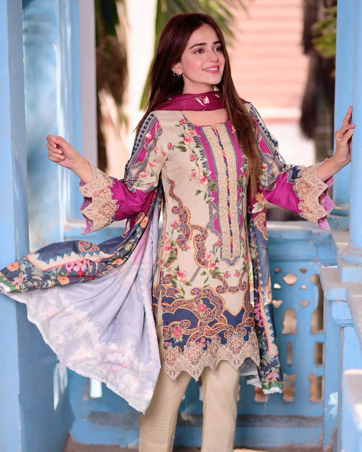 SUMBUL IQBAL IN NOURHAN LINEN